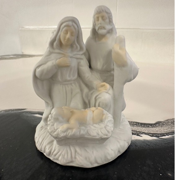 Nativity Scene Figurine Holy Family Jesus Mary Joseph Religious Ceramic Decor - Picture 1 of 6